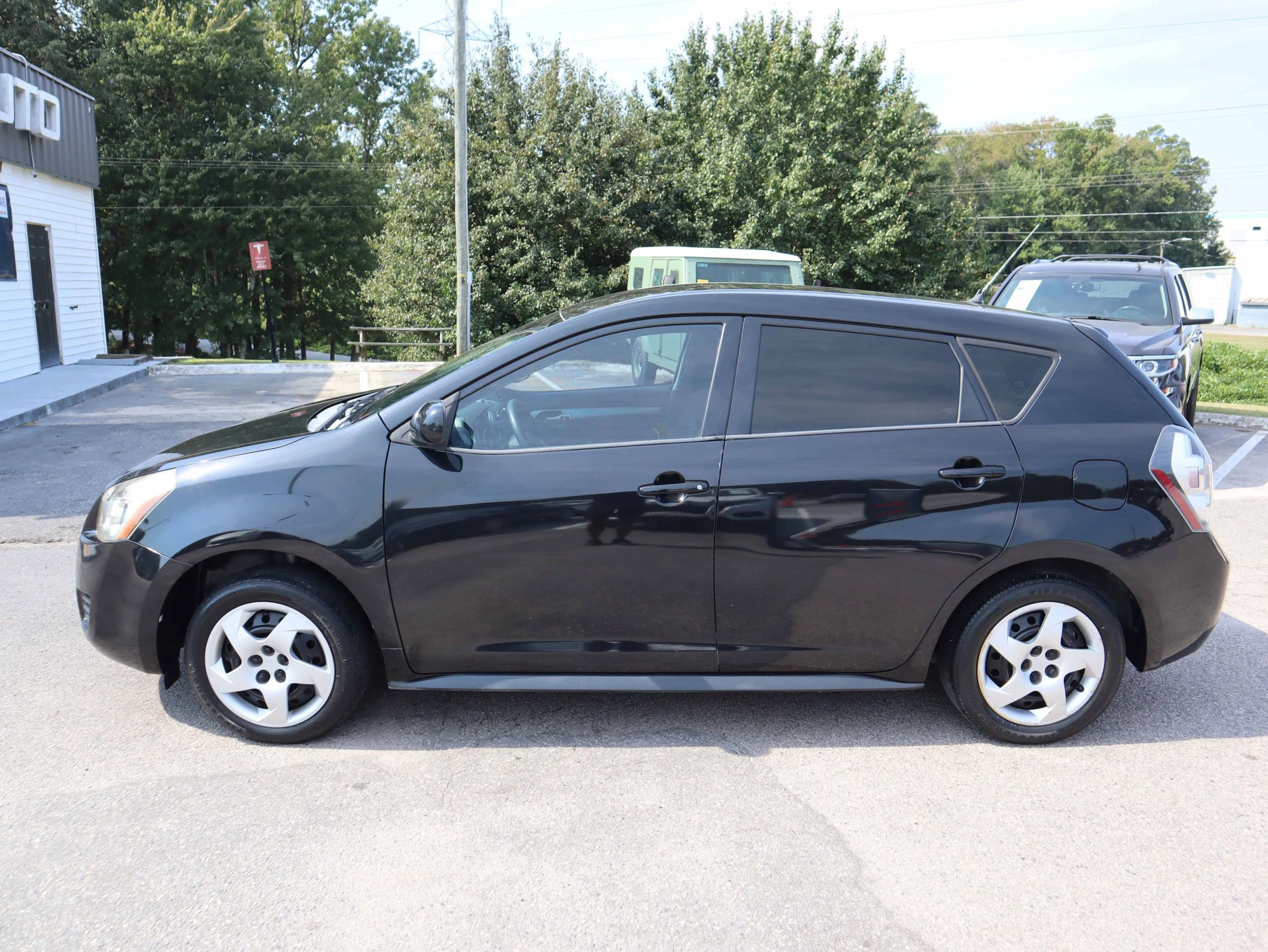 Used 2010 Pontiac Vibe w/ Preferred Package image 7