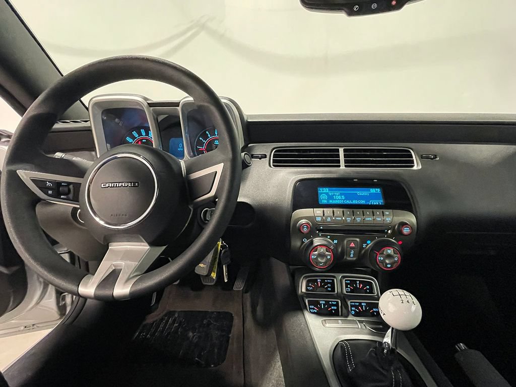 Used 2010 Chevrolet Camaro LT RWD image 74