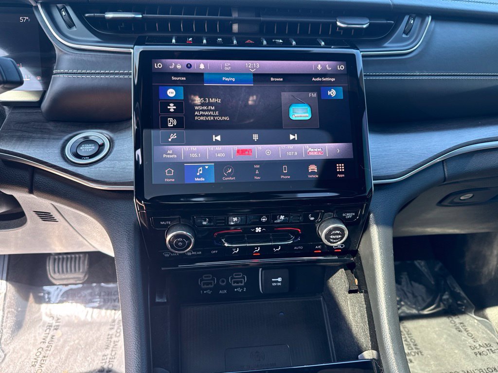 Certified 2021 Jeep Grand Cherokee L Overland w/ Luxury Tech Group IV AWD/4WD image 12