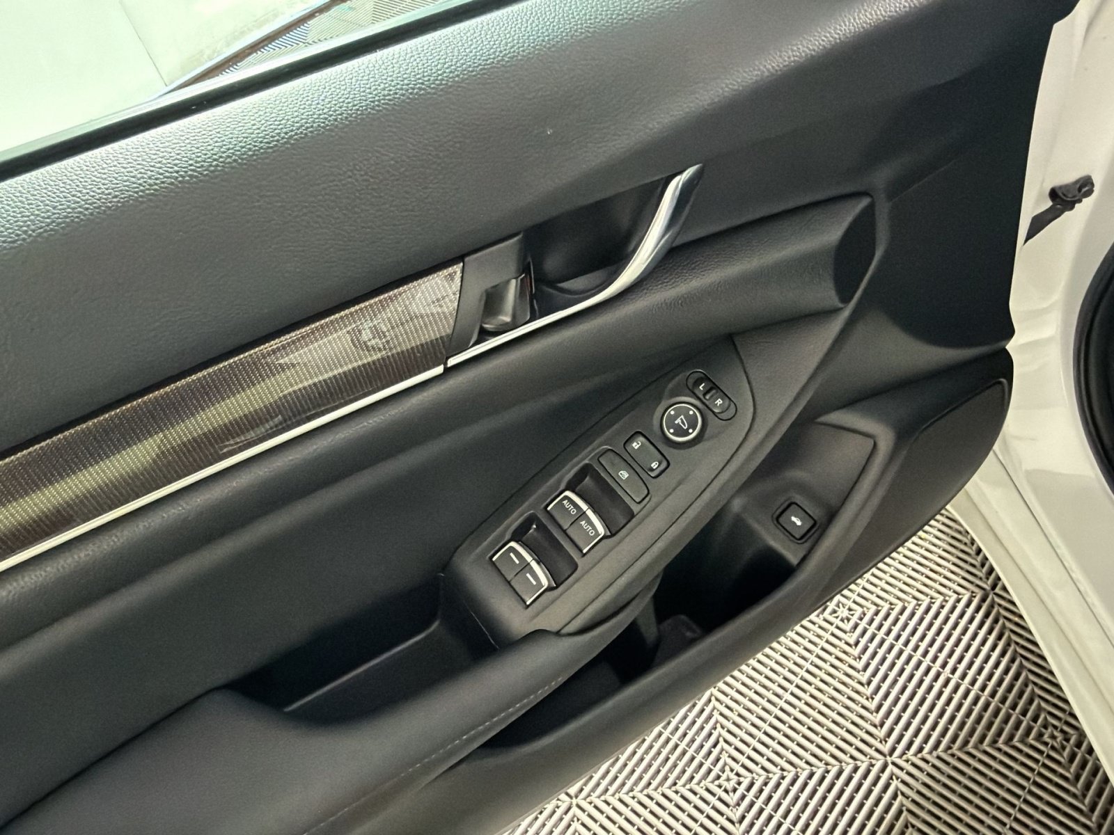 Used 2022 Honda Accord Sport image 15