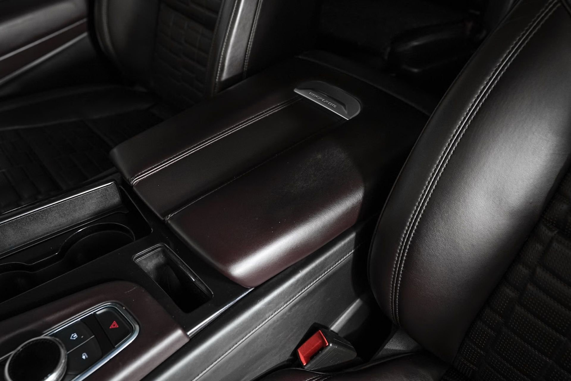 Used 2021 Cadillac Escalade Sport Platinum w/ LPO, ONYX Package image 24