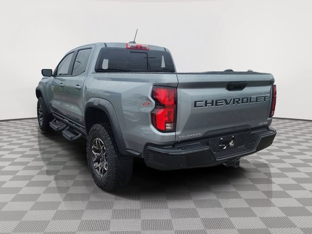 Used 2025 Chevrolet Colorado ZR2 w/ Technology Package AWD/4WD image 3