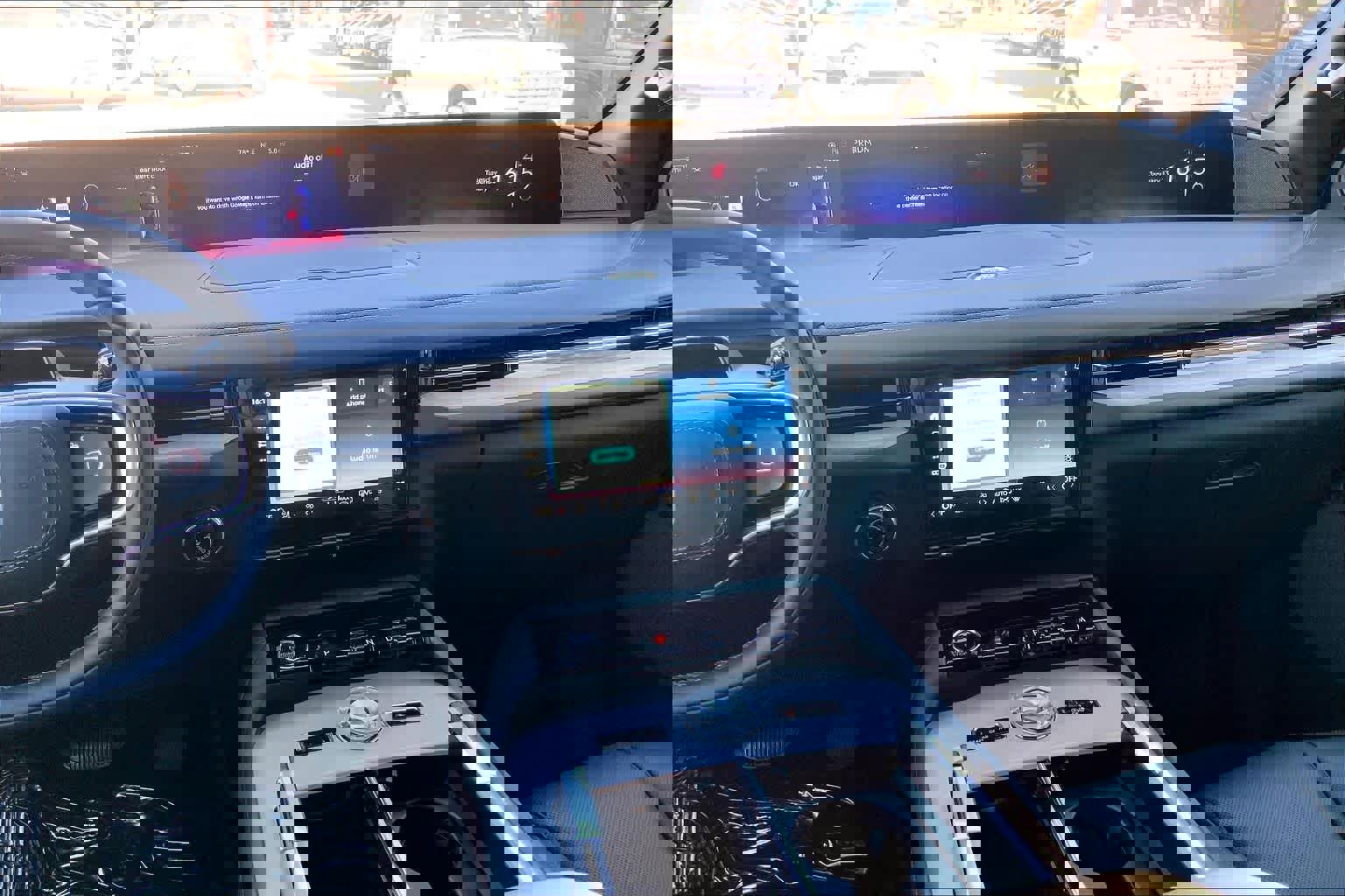 New 2026 Lincoln Navigator L Reserve w/ Jet Appearance Package image 6