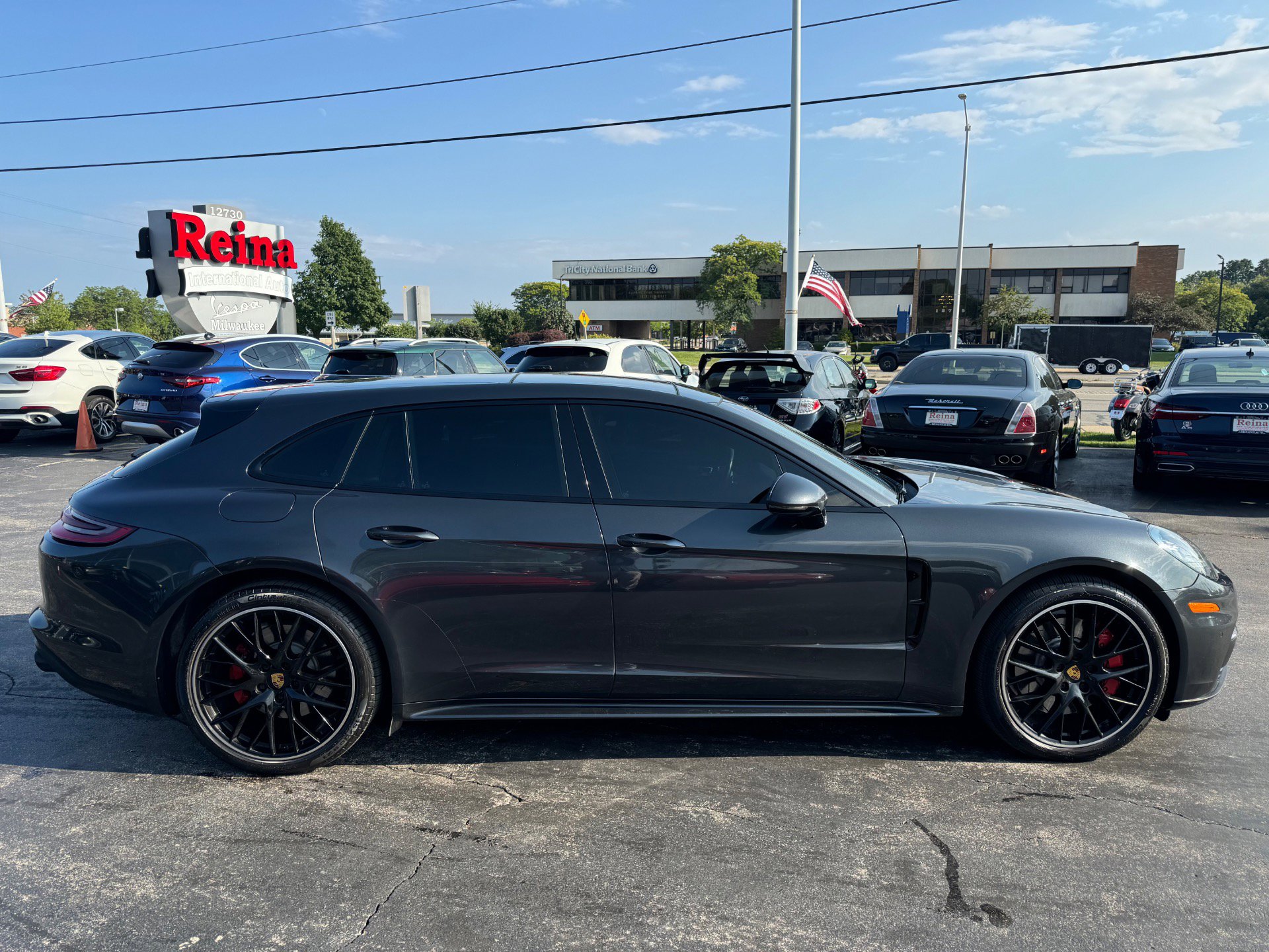 Used 2018 Porsche Panamera 4 image 13