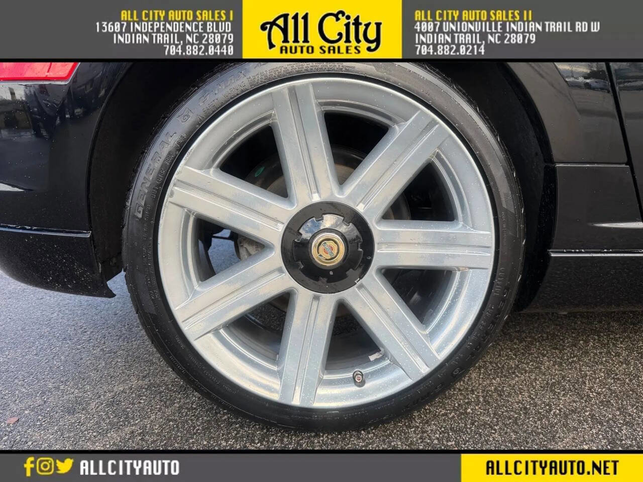 Used 2005 Chrysler Crossfire Limited image 30