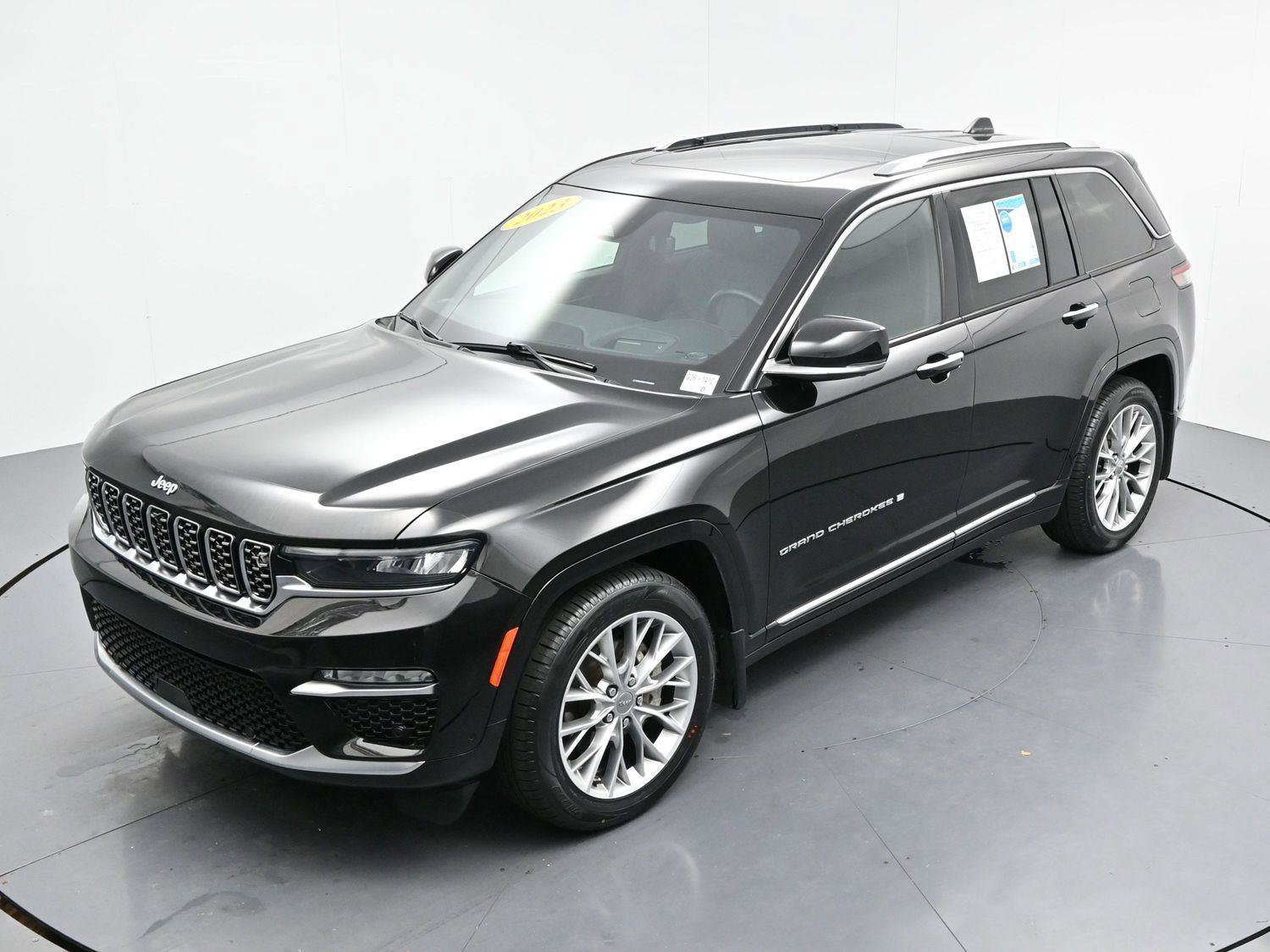Used 2023 Jeep Grand Cherokee Summit w/ Adv Protech Group IV AWD/4WD image 44