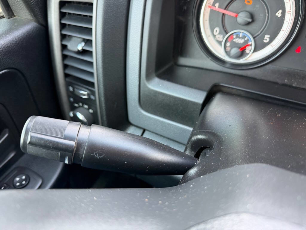 Used 2015 RAM 3500 Tradesman w/ Chrome Appearance Group image 17