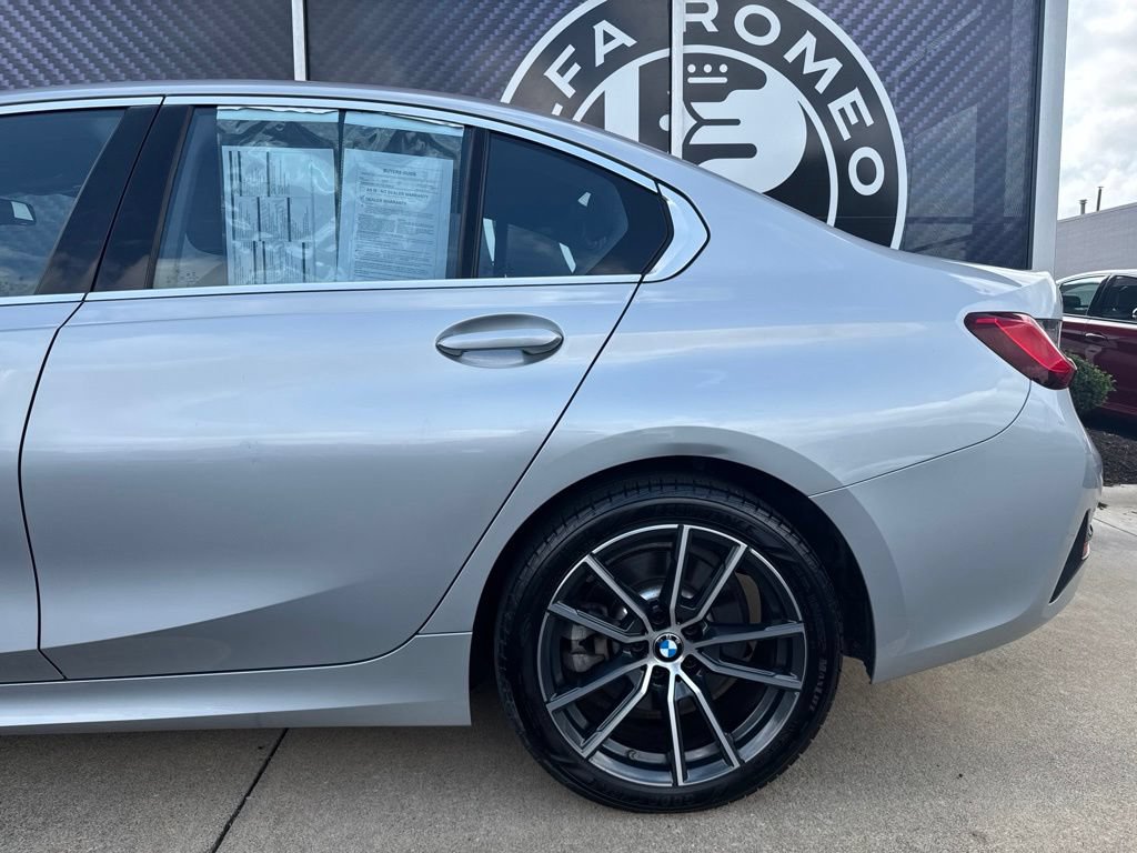 Used 2019 BMW 330i xDrive Sedan w/ Driving Assistance Package AWD/4WD image 14