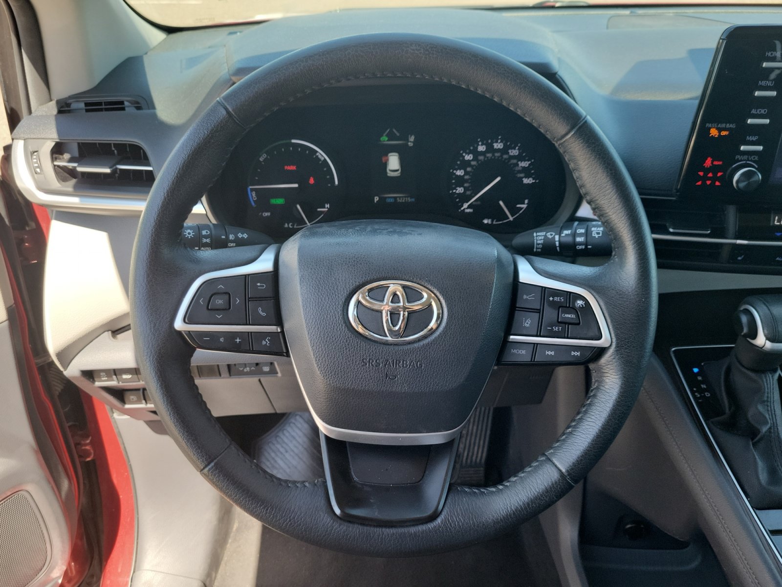 Used 2023 Toyota Sienna XLE FWD image 9