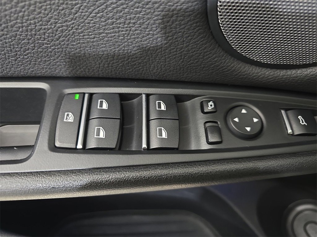 Used 2017 BMW X5 xDrive40e image 31