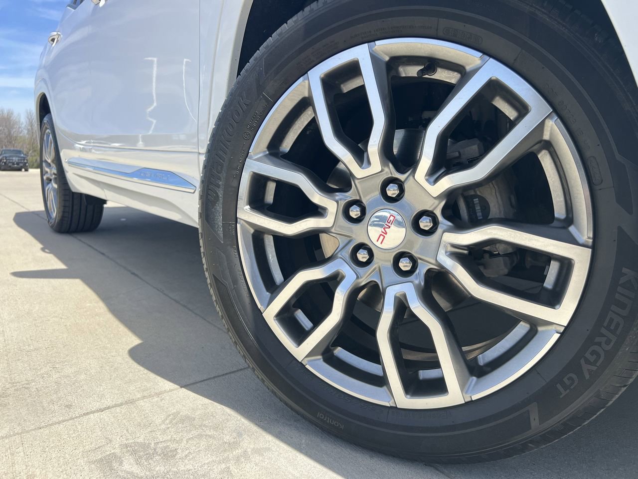 Used 2024 GMC Terrain Denali w/ Denali Premium Package image 7