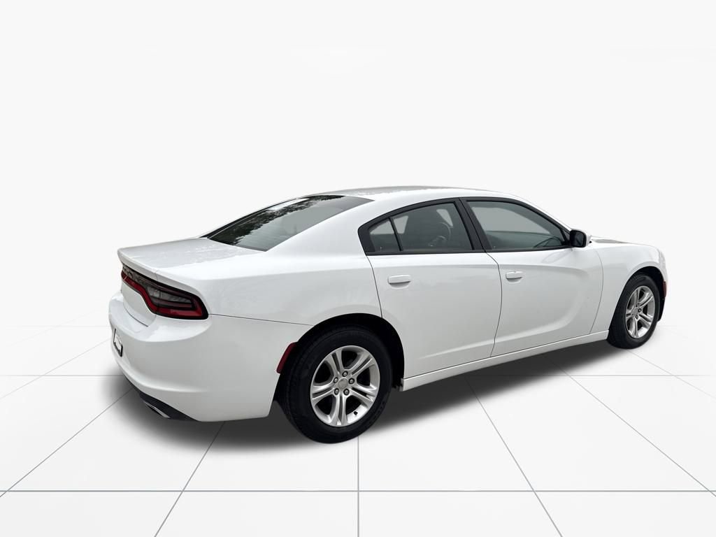 Used 2017 Dodge Charger SE image 9