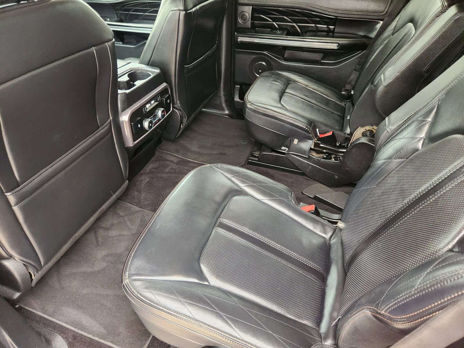 Used 2019 Ford Expedition Platinum RWD image 33