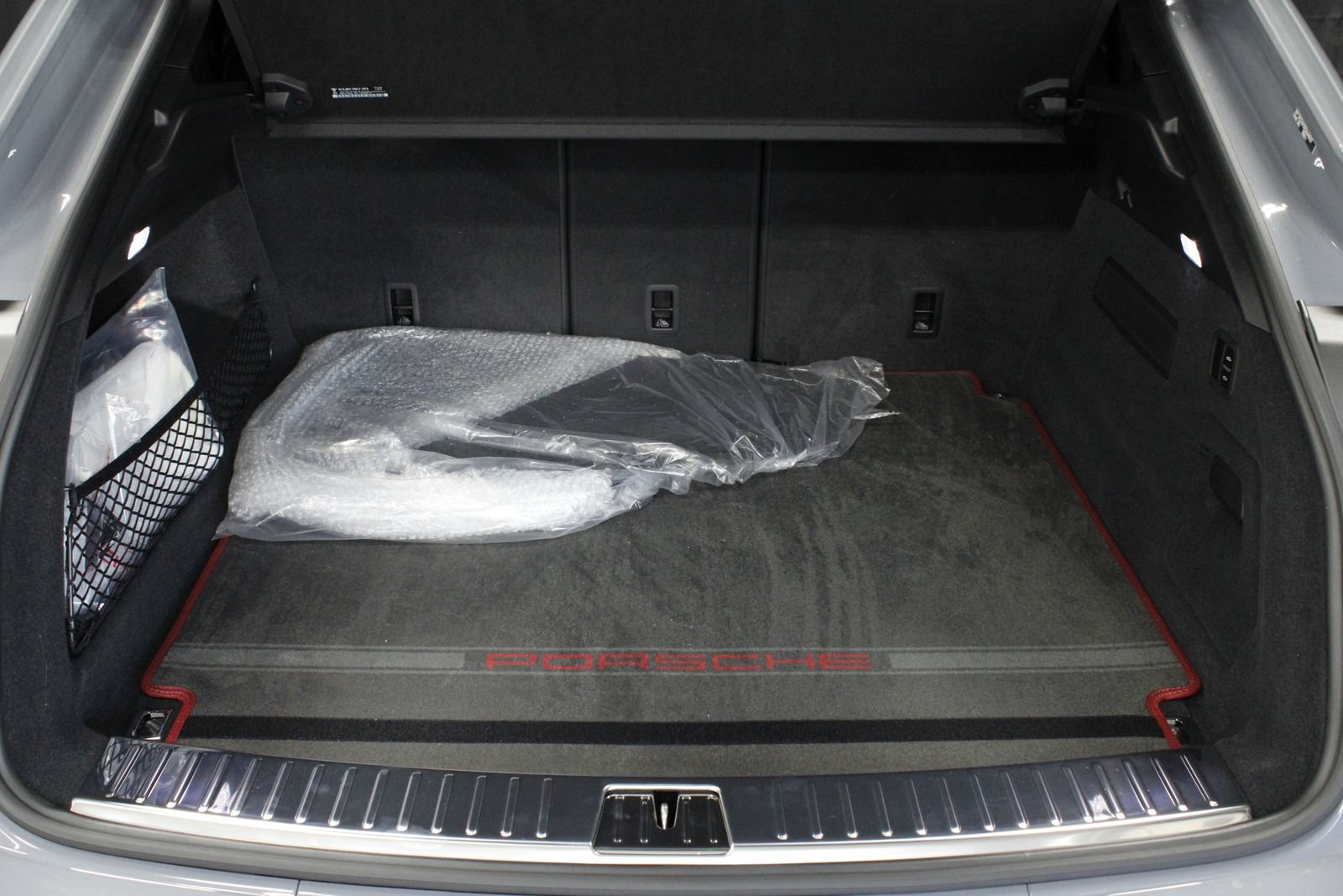Used 2025 Porsche Cayenne GTS AWD/4WD image 17