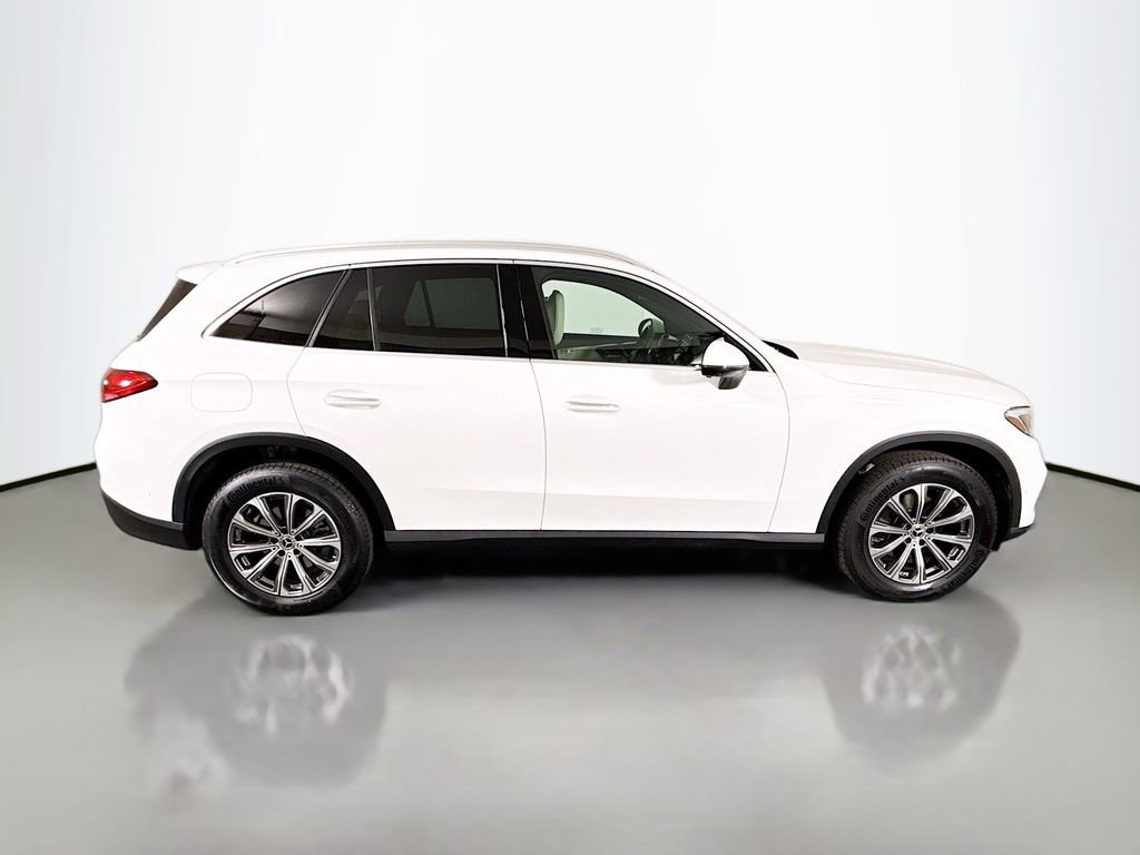 Used 2025 Mercedes-Benz GLC 300 4MATIC image 8