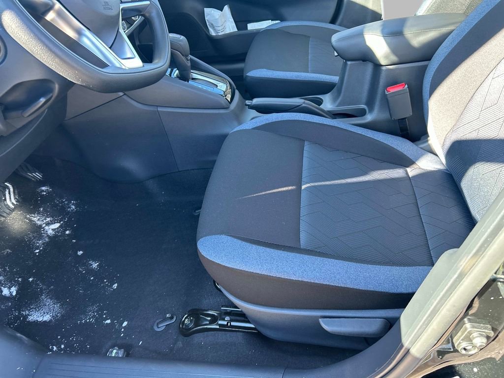 Used 2025 Nissan Versa SV w/ Trunk Package image 18