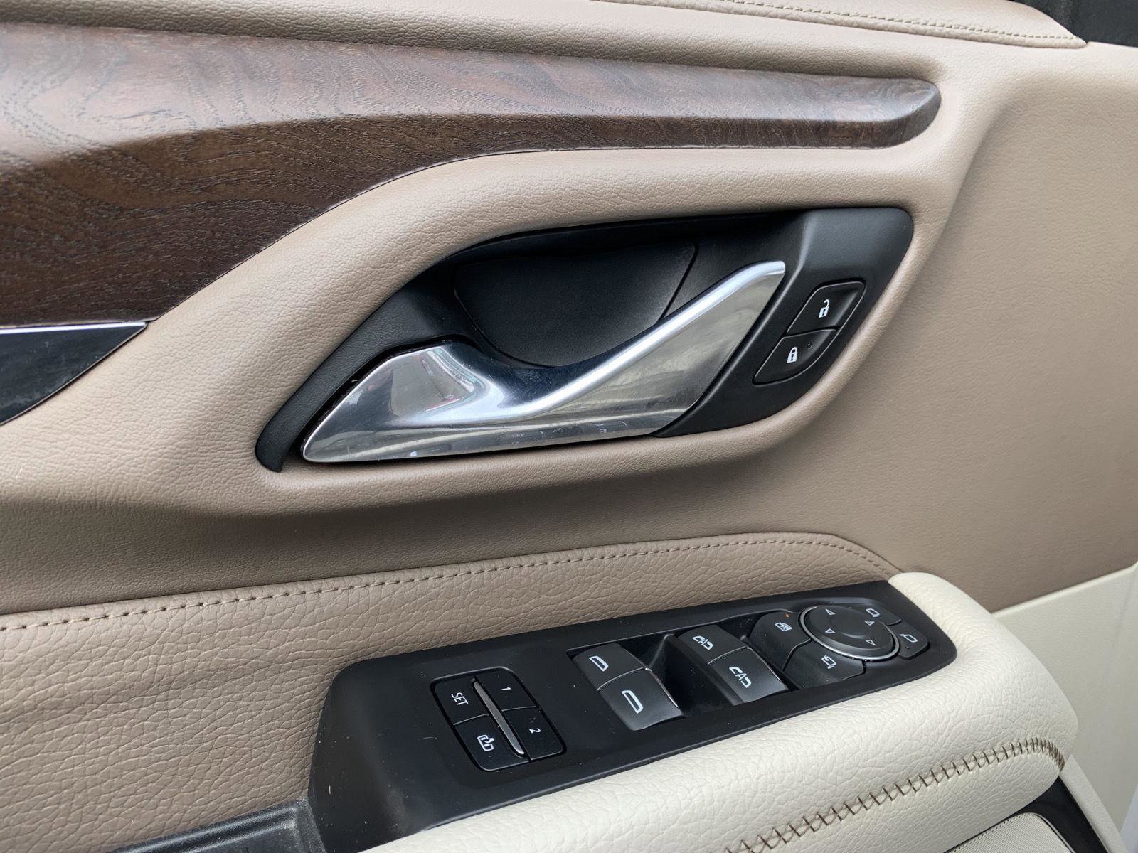 Used 2021 GMC Yukon XL Denali w/ Denali Premium Package image 6