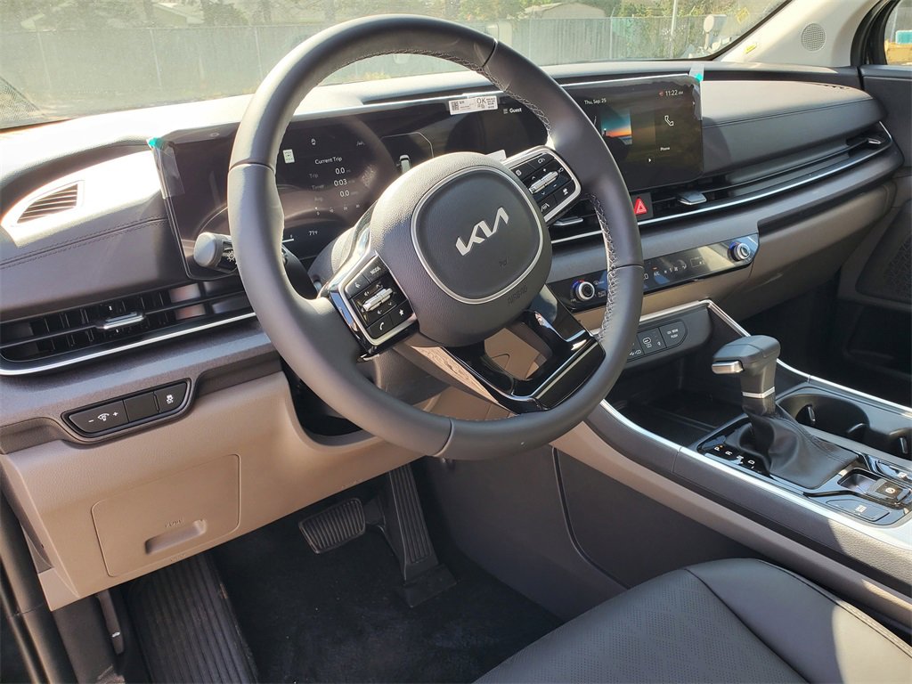 New 2026 Kia Carnival SX image 9