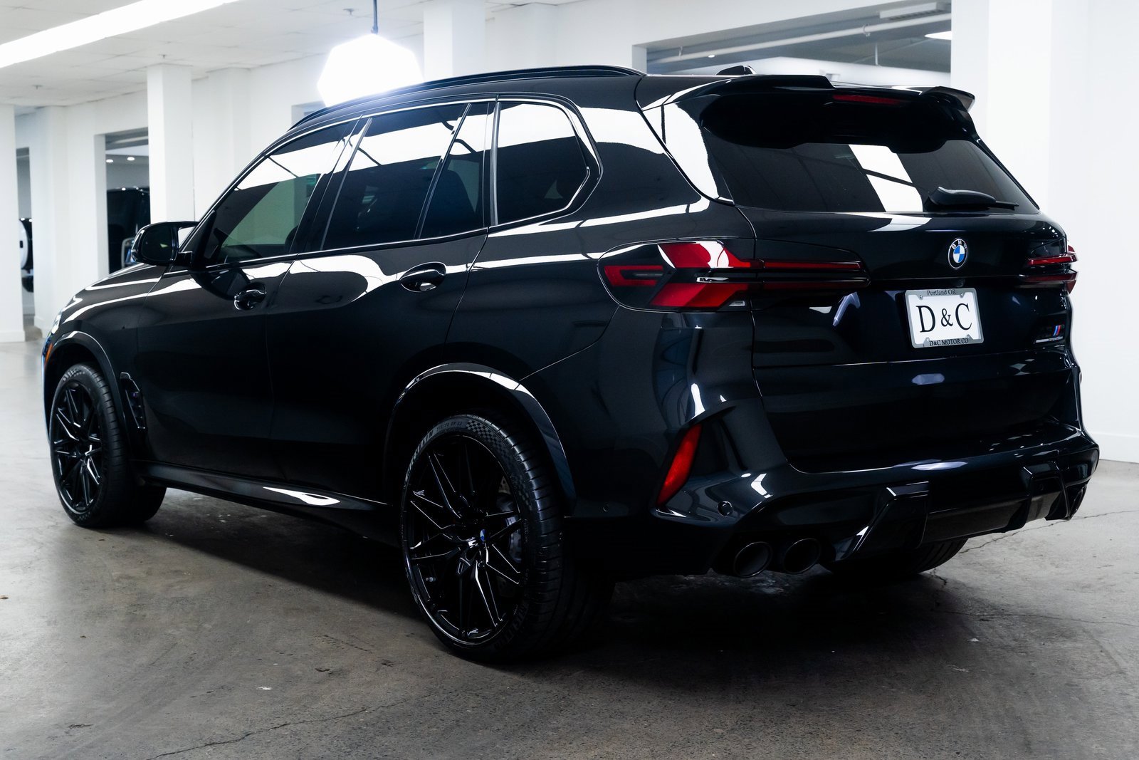 Used 2025 BMW X5 M Competition image 4