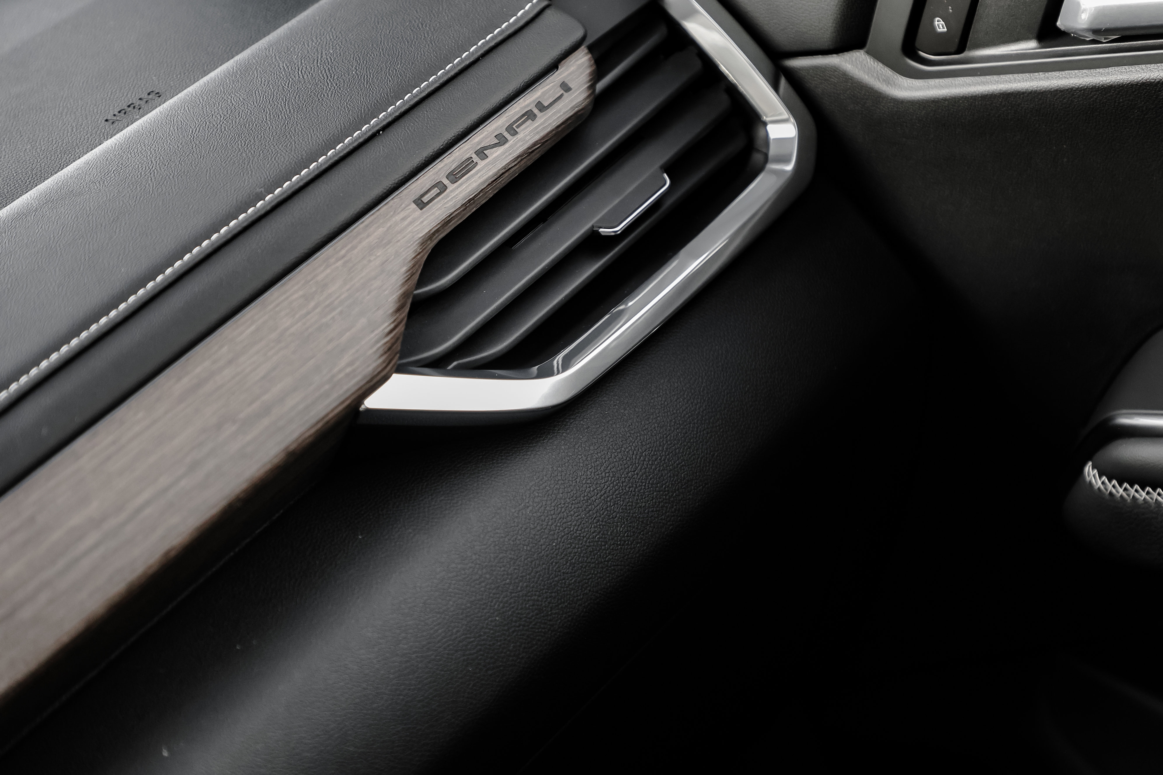 New 2026 GMC Acadia Denali w/ Super Cruise Package image 35