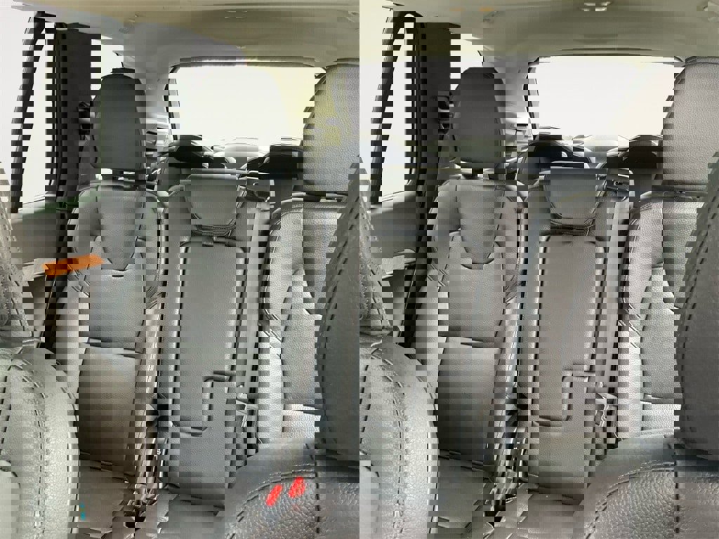 Certified 2025 Volvo XC90 B6 Plus image 13