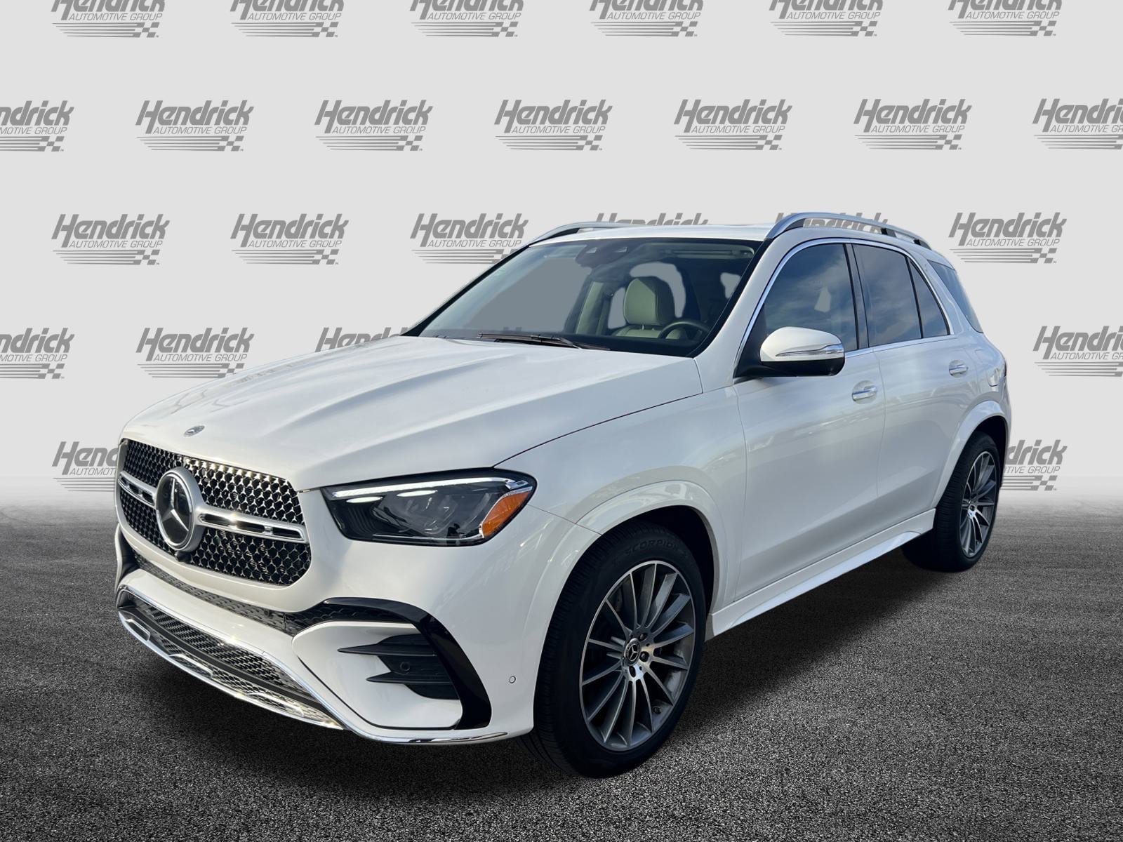 Used 2025 Mercedes-Benz GLE 450e 4MATIC image 5