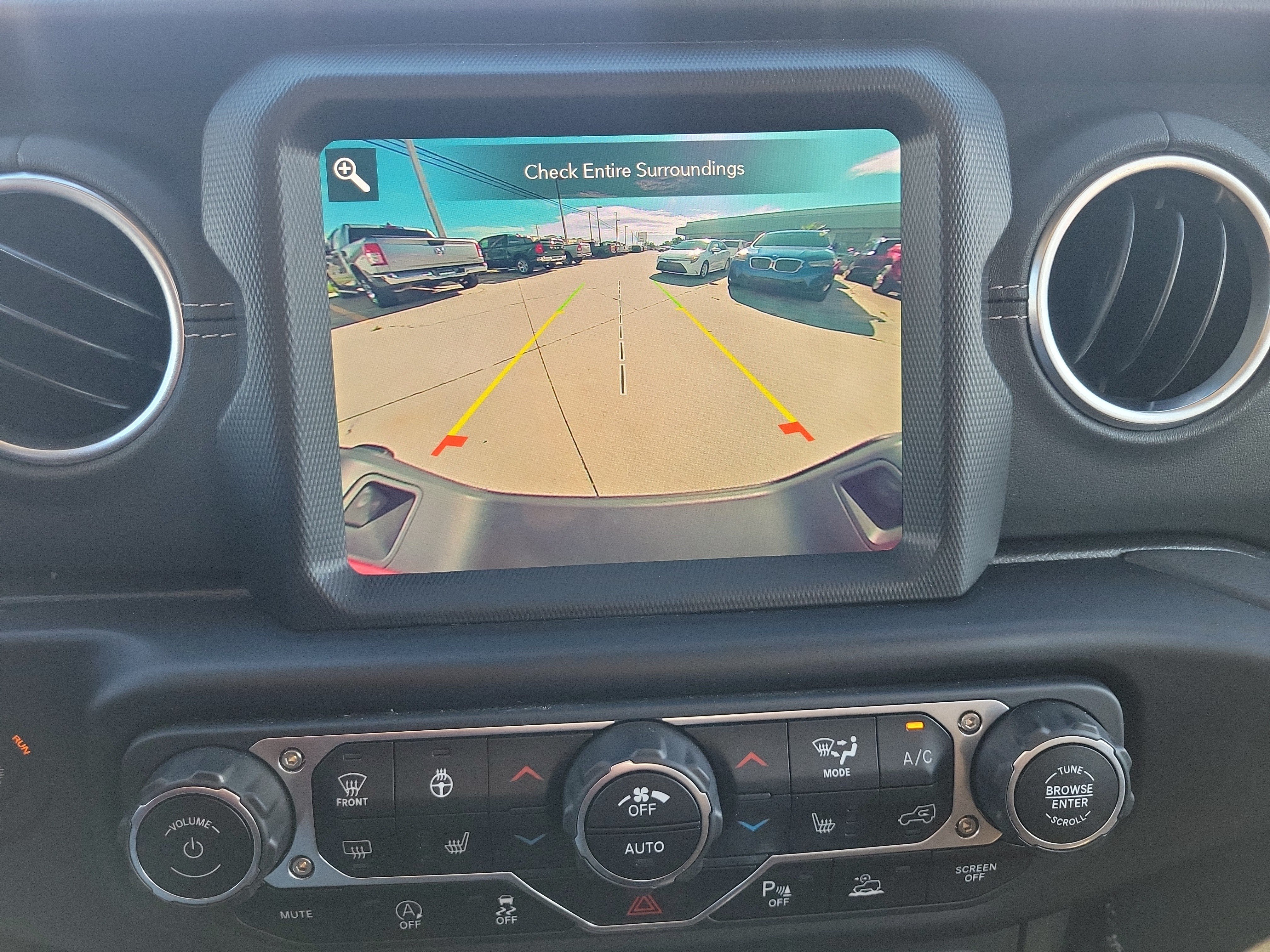 Used 2022 Jeep Gladiator Overland w/ Popular Equipment Package AWD/4WD image 24