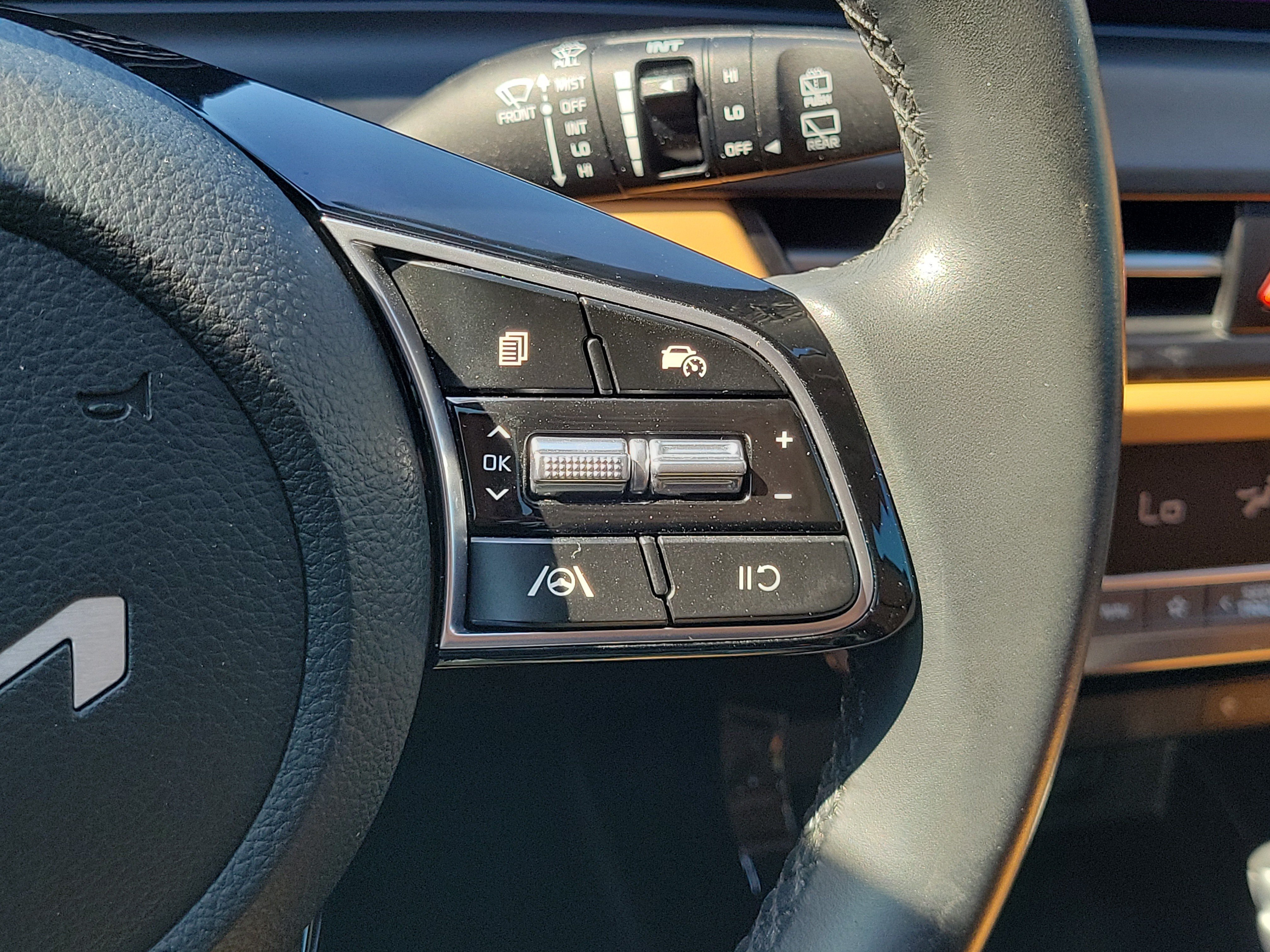 Used 2025 Kia Seltos EX w/ EX Sunroof Package FWD image 25