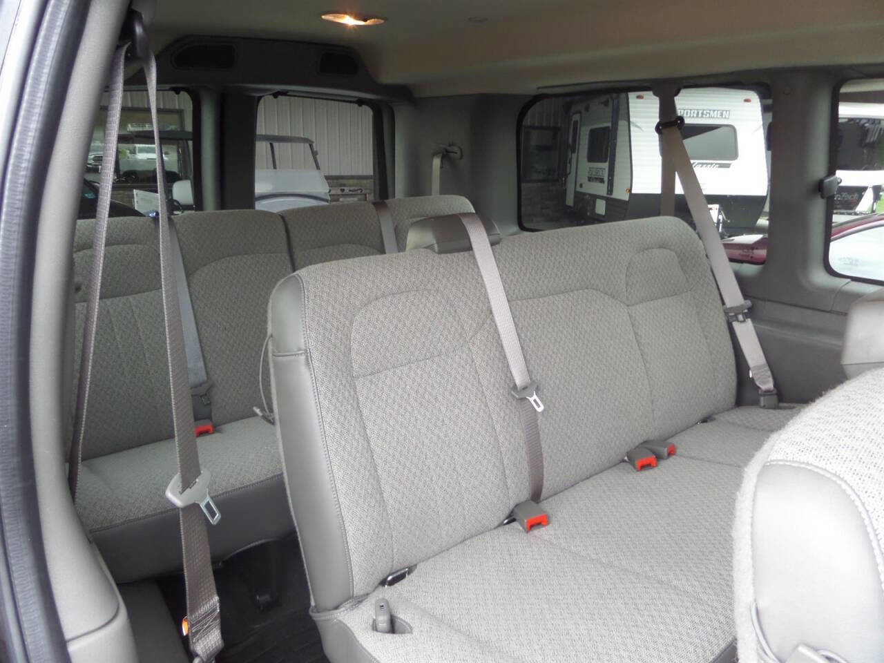 Used 2025 GMC Savana 2500 LT w/ LT Preferred Equipment Group RWD image 10