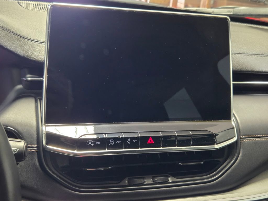 Certified 2022 Jeep Compass Limited image 22