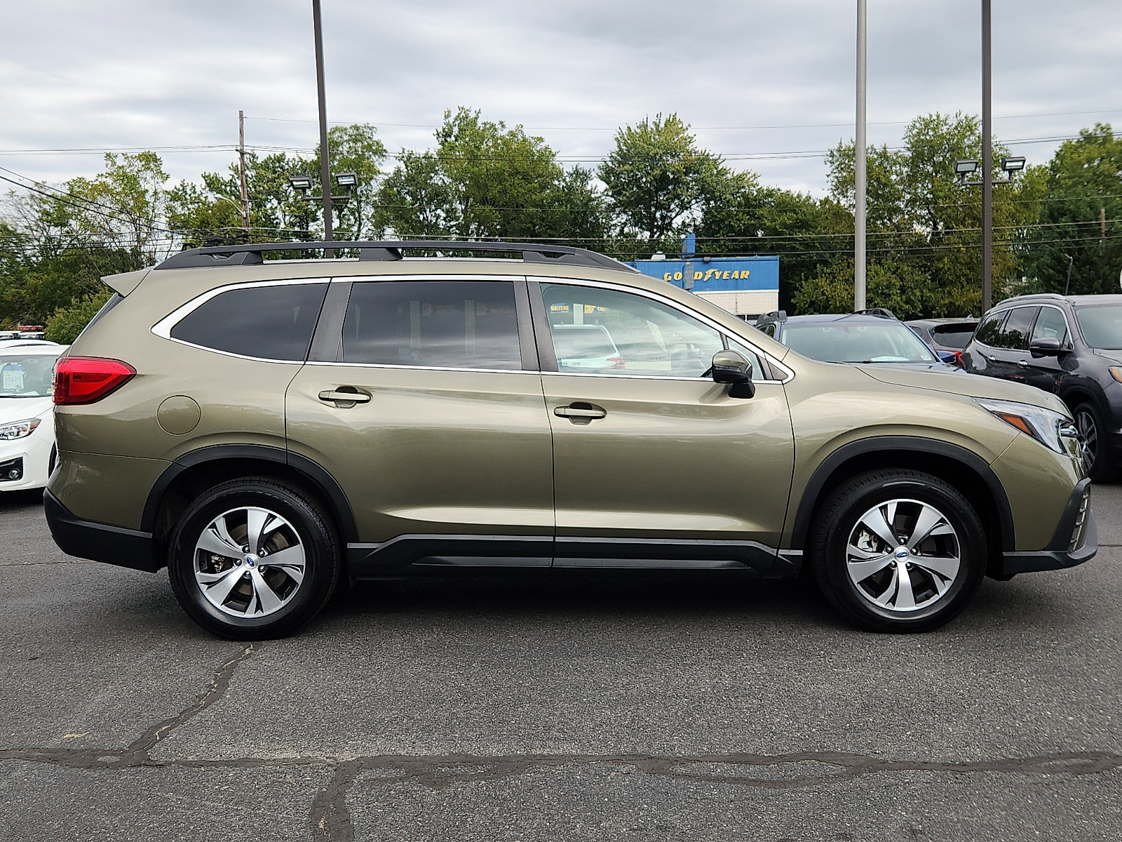Certified 2023 Subaru Ascent Premium w/ Convenience Package AWD/4WD image 7