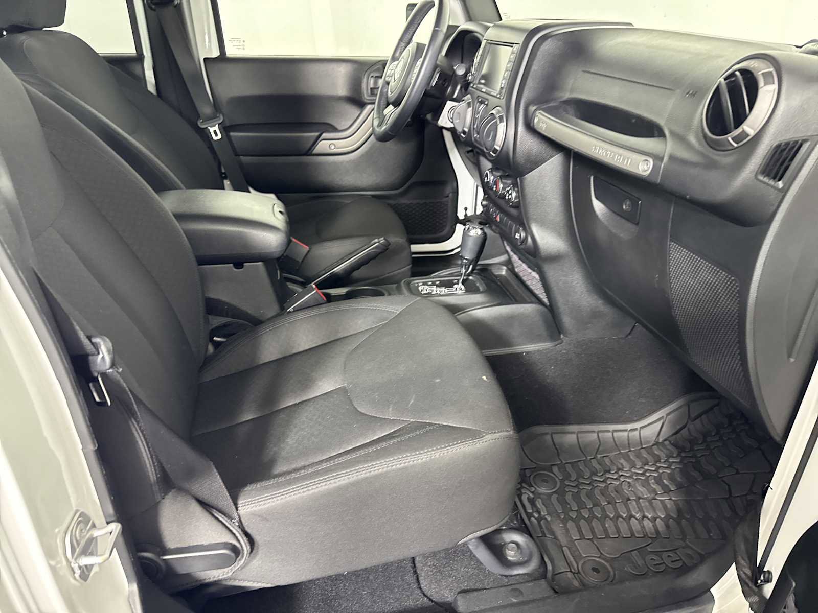 Used 2018 Jeep Wrangler Unlimited Sport S AWD/4WD image 11