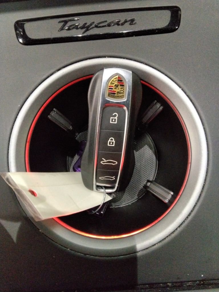 Used 2022 Porsche Taycan image 53