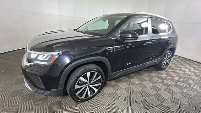 Used 2022 Volkswagen Taos SE FWD image 6