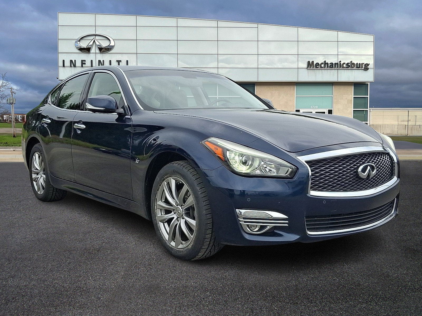 Used 2015 INFINITI Q70 3.7