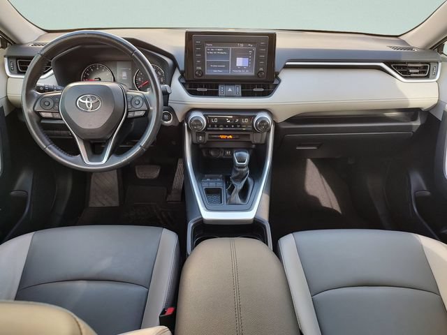 Used 2019 Toyota RAV4 XLE Premium FWD image 9