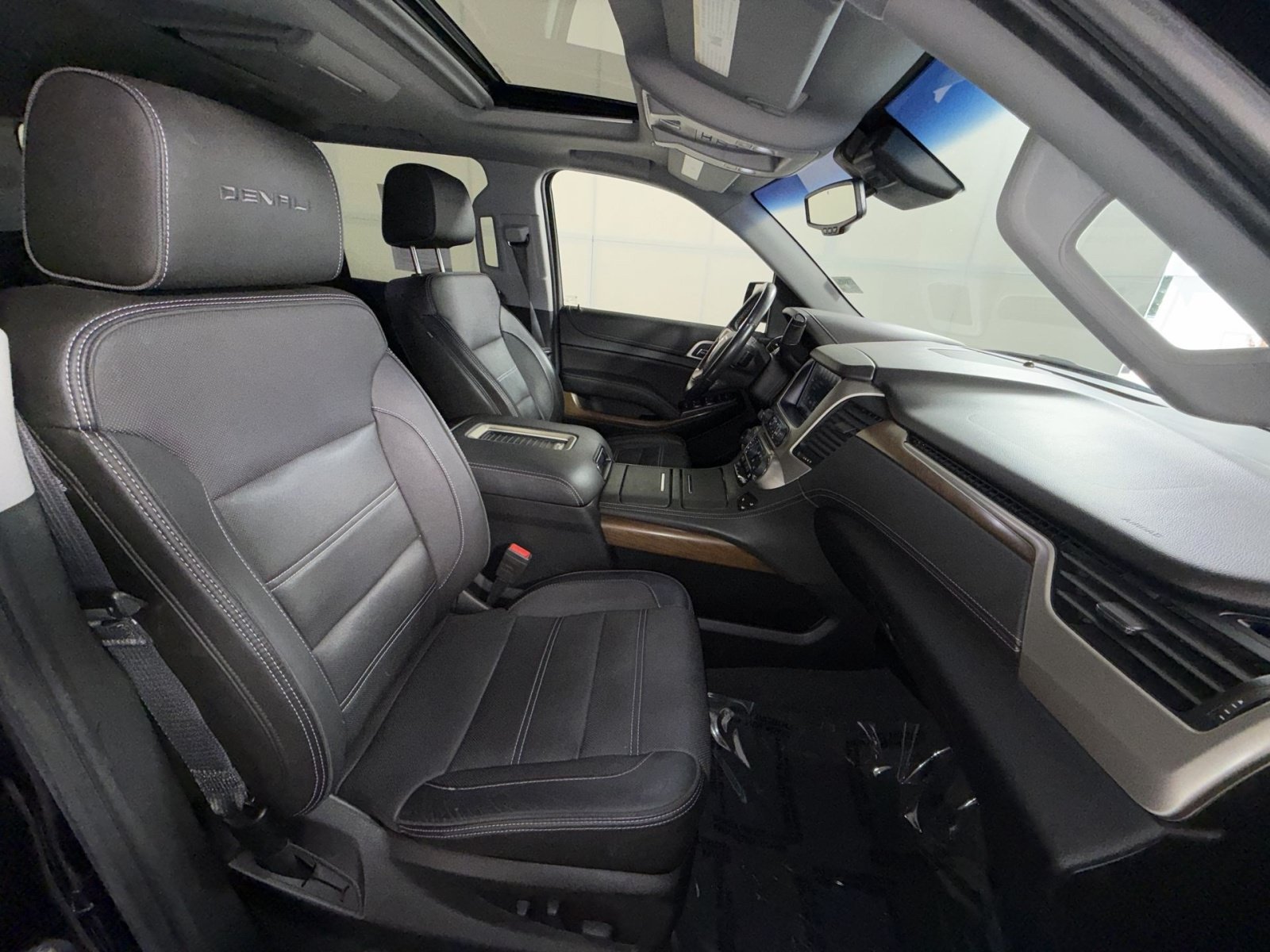 Used 2019 GMC Yukon Denali w/ Denali Ultimate Package AWD/4WD image 27