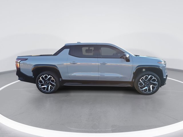 Used 2025 Chevrolet Silverado EV RST image 2