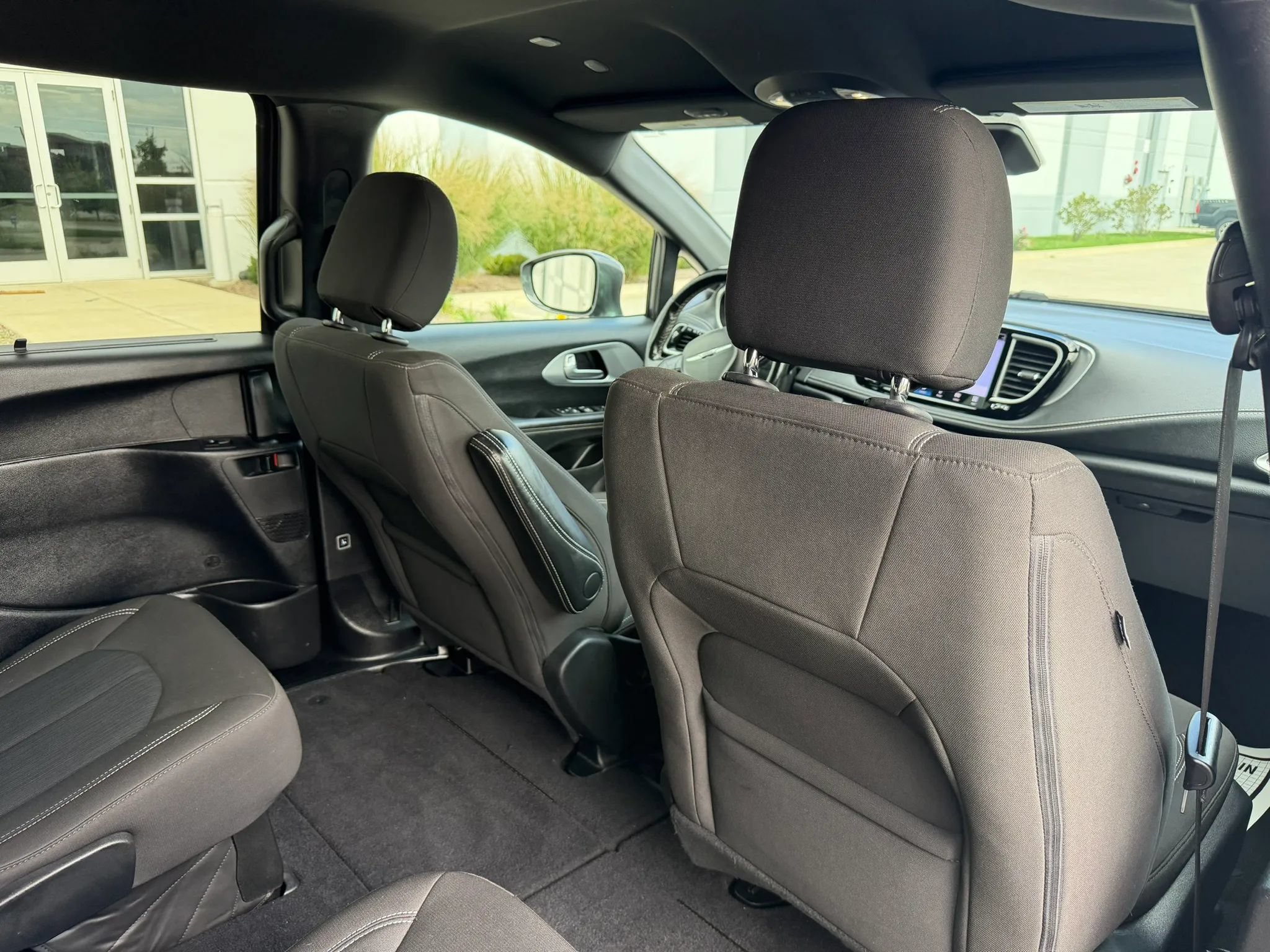 Used 2021 Chrysler Pacifica Touring w/ S Appearance Package FWD image 19