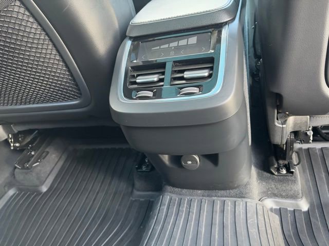Used 2021 Volvo XC90 T5 Momentum w/ Protection Package image 29