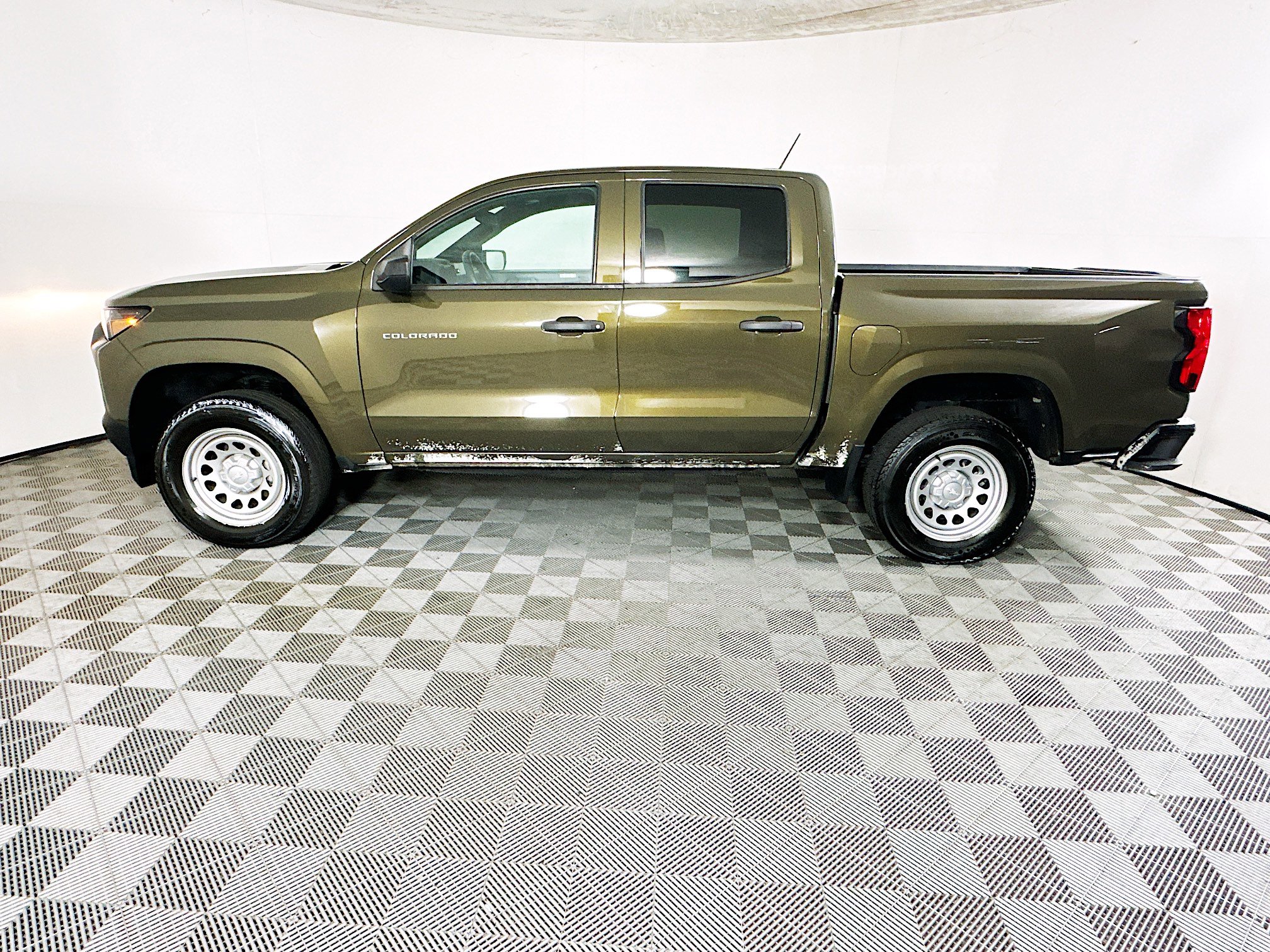 Used 2023 Chevrolet Colorado W/T image 6