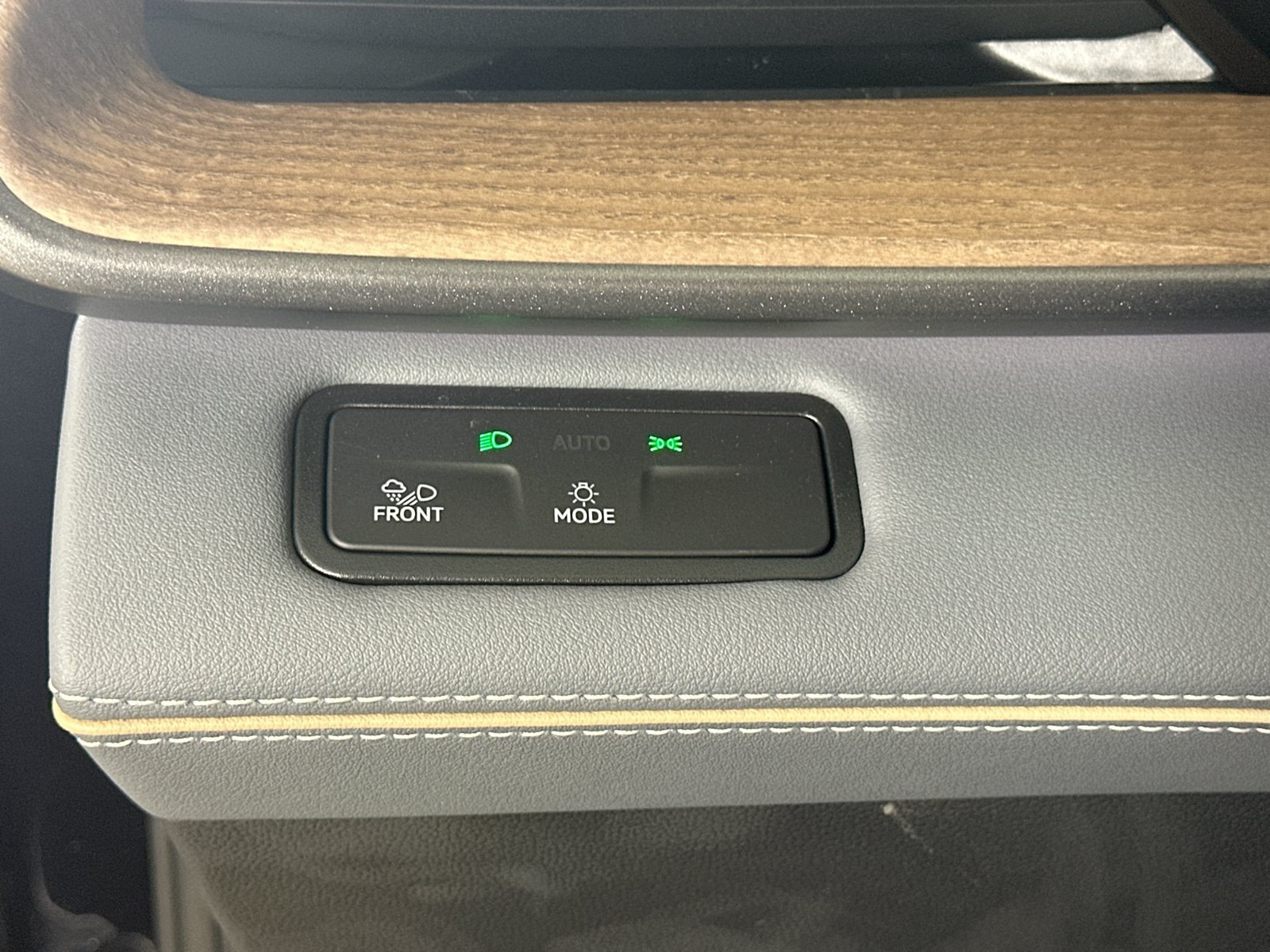 New 2027 Volkswagen Atlas SE AWD/4WD image 25