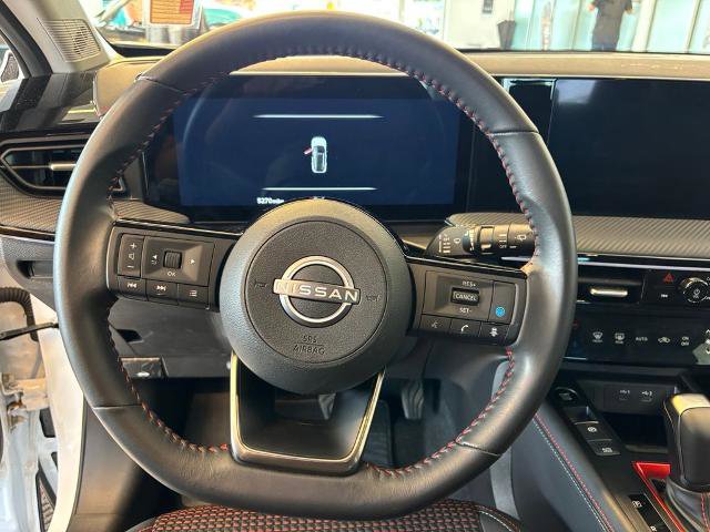 Certified 2025 Nissan Kicks SR FWD image 17