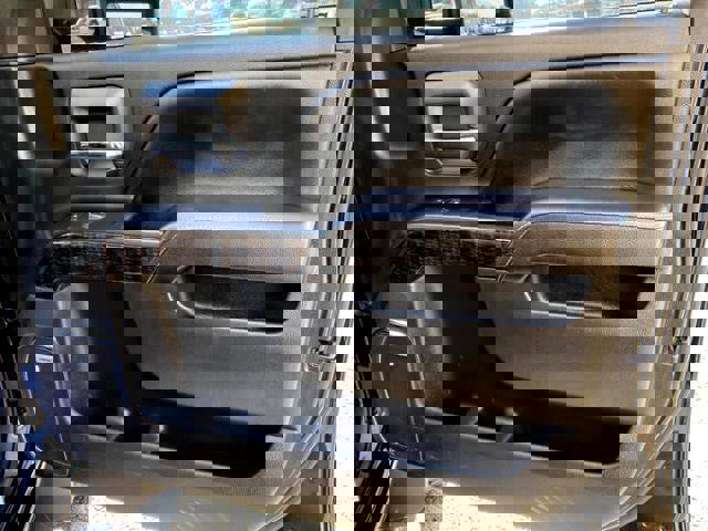 Used 2015 GMC Sierra 3500 Denali w/ Duramax Plus Package image 34