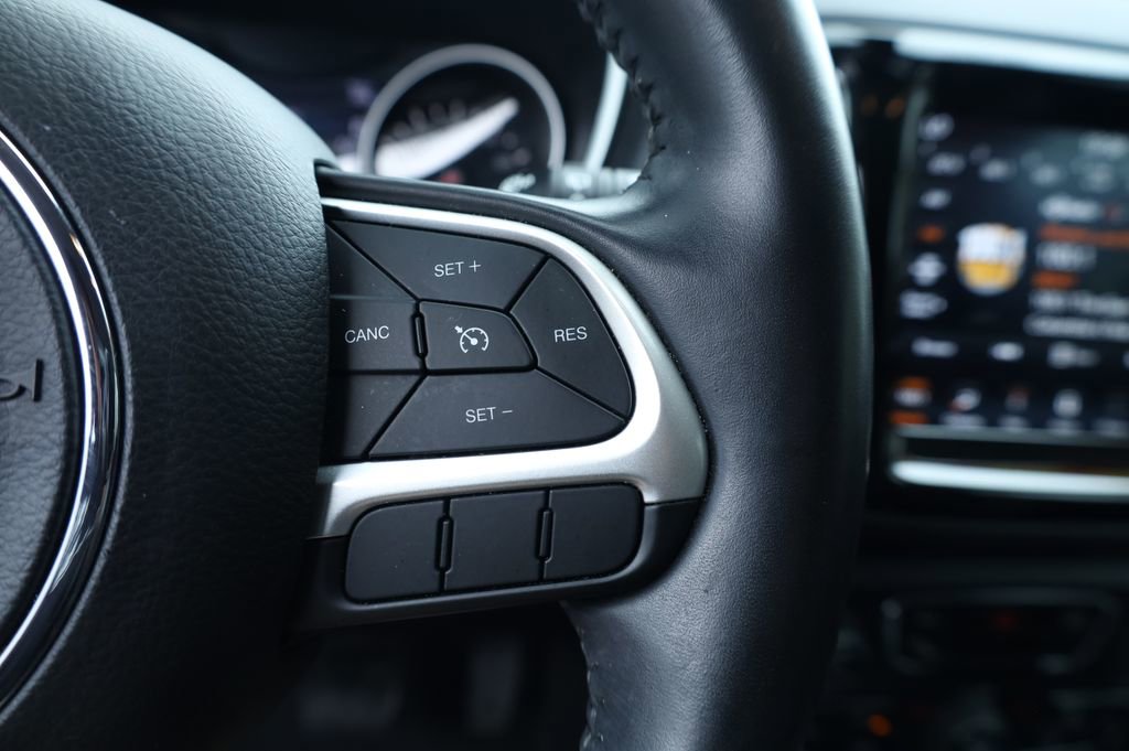 Used 2020 Jeep Compass Latitude FWD image 23