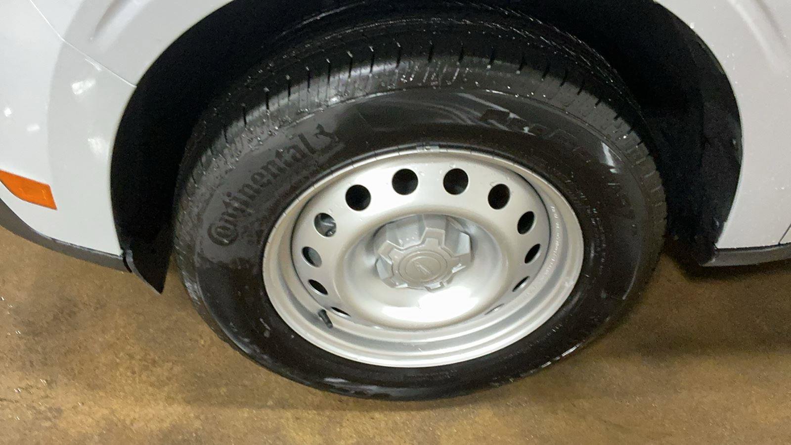 New 2025 Ford Maverick XL image 10