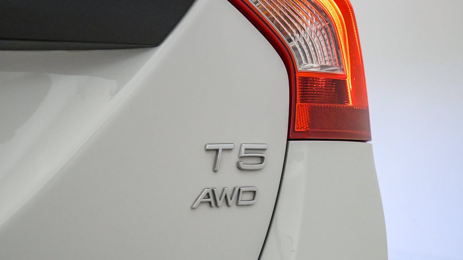 Used 2018 Volvo V60 T5 Cross Country AWD/4WD image 12
