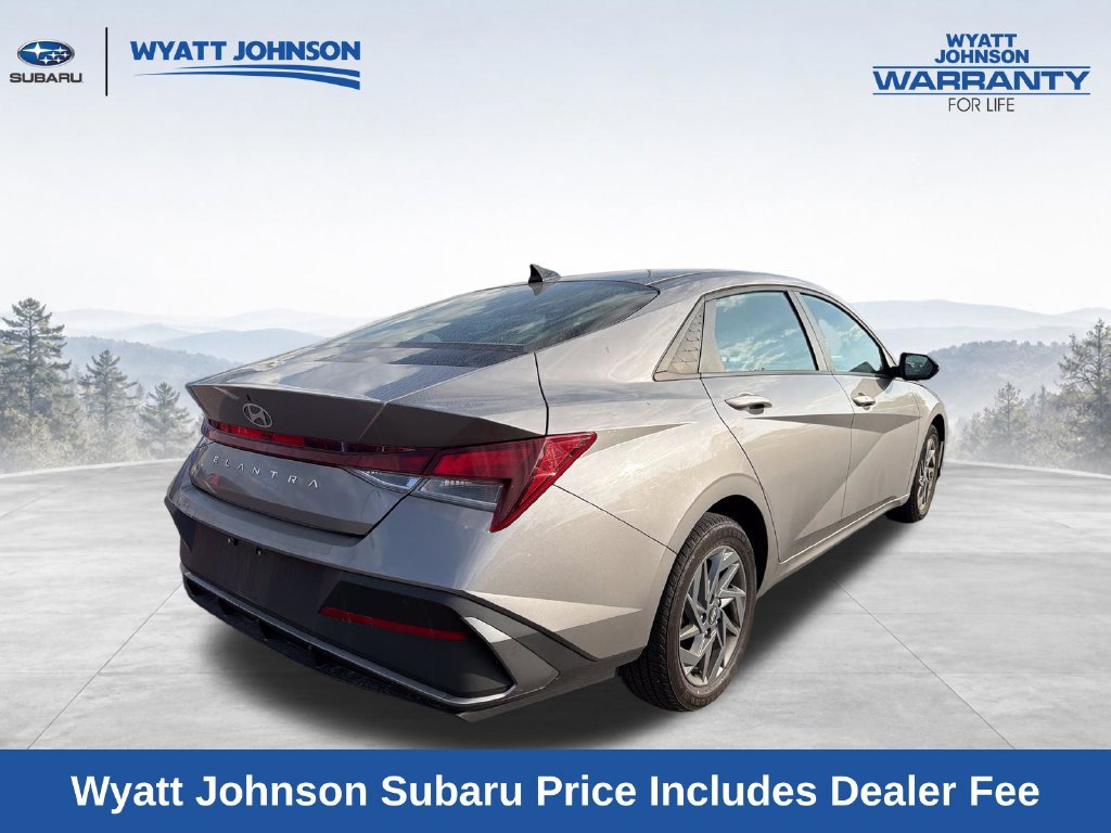 Used 2024 Hyundai Elantra SEL FWD image 8