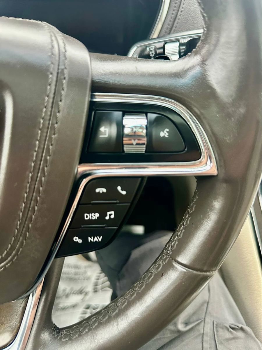Used 2017 Lincoln Continental Select FWD image 28