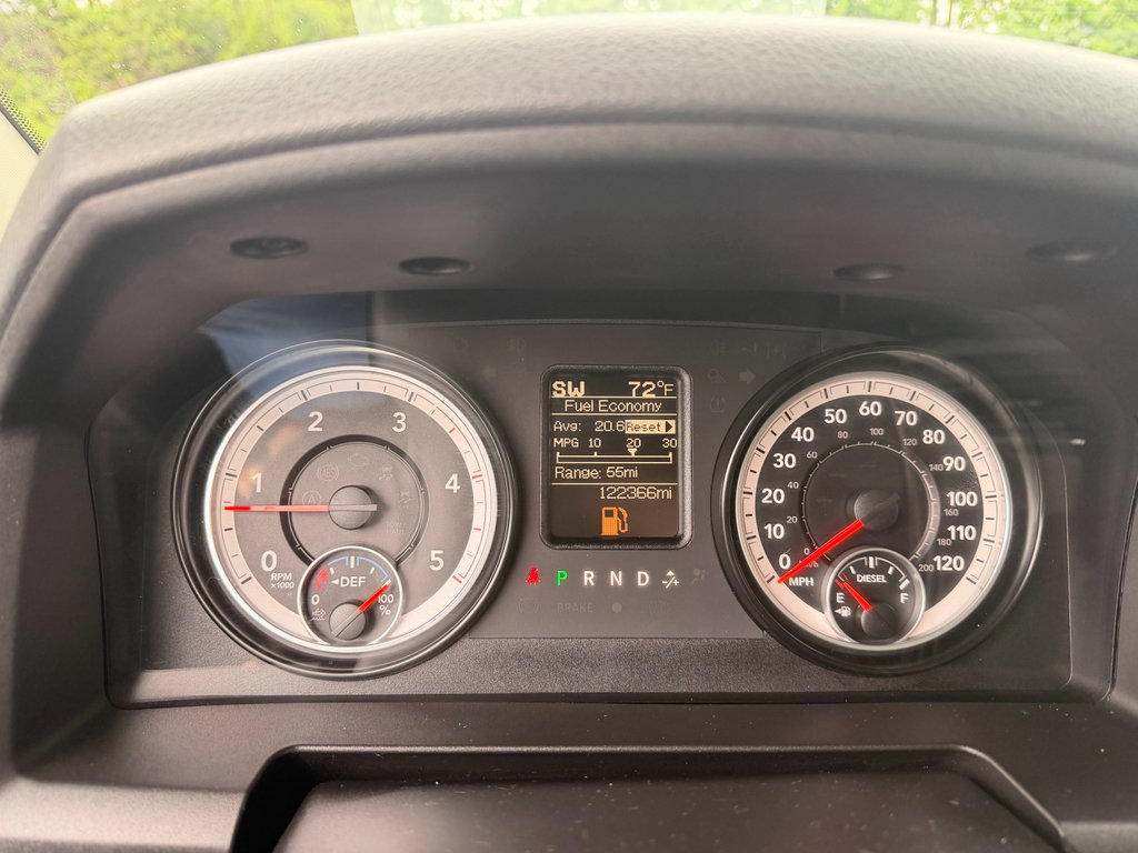 Used 2015 RAM 2500 Tradesman w/ Chrome Appearance Group AWD/4WD image 9